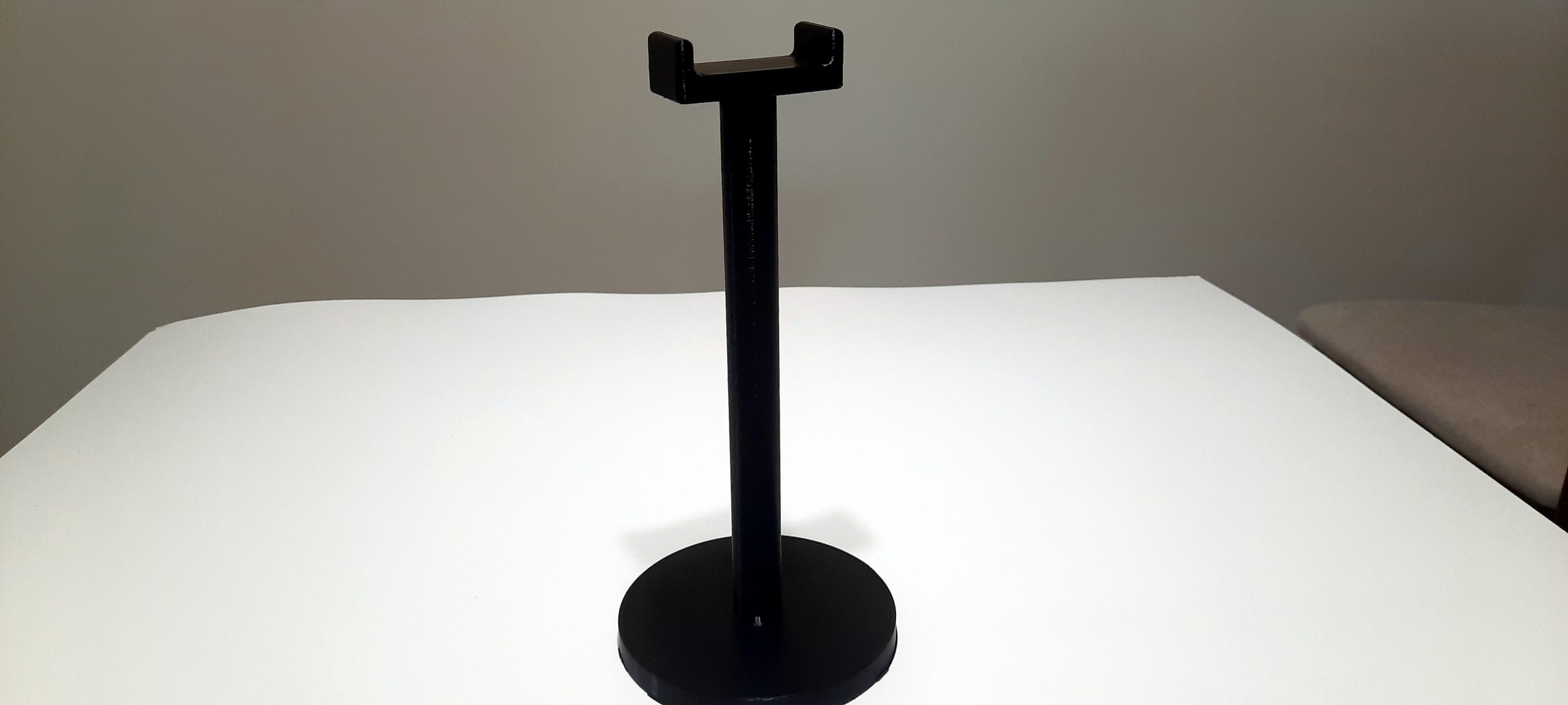 Minimalist Headphone Stand