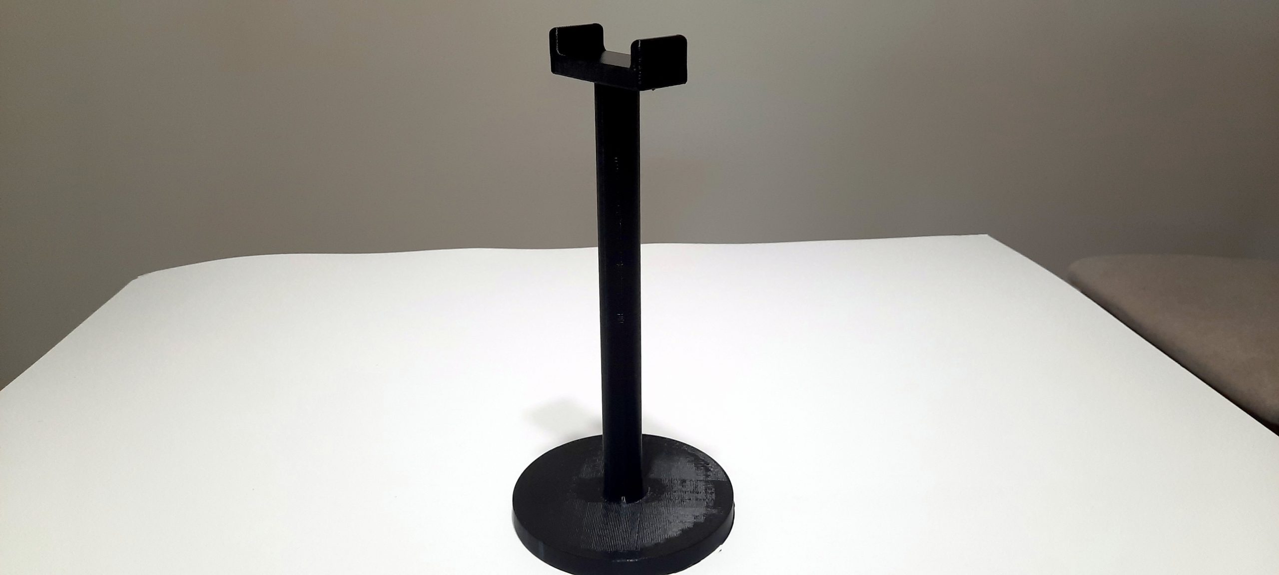 Minimalist Headphone Stand